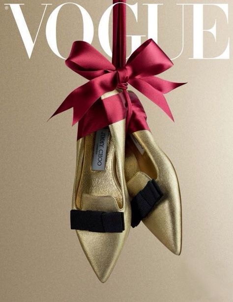 Christmas Editorial, Editorial Vogue, Decoration Vitrine, Christmas Shoot, Christmas Shoes, Shoes Photography, Jimmy Choo Heels, Shoes Photo, Vogue Covers