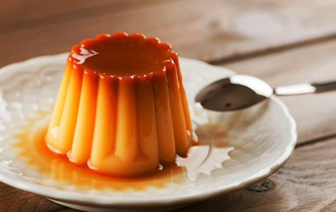 Flan cremoso de mamey | Recetas de Cocina Delirante Easy Spanish Desserts, Desserts From Spain, Spanish Dessert Recipes, Fried Milk, Flan Dessert, Chocolate Flan, Popular Desserts Recipes, Spanish Desserts, Most Popular Desserts