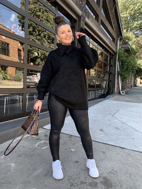 Black Leggings 44 Outfit Ideas For Women To Try Next Week 2022 Leggings Outfit Winter, Plus Size Winter Outfits, Leather Leggings Outfit, Look Legging, Black Leggings Outfit, Atlanta Fashion, Look Plus Size, Winter Leggings, Legging Outfits