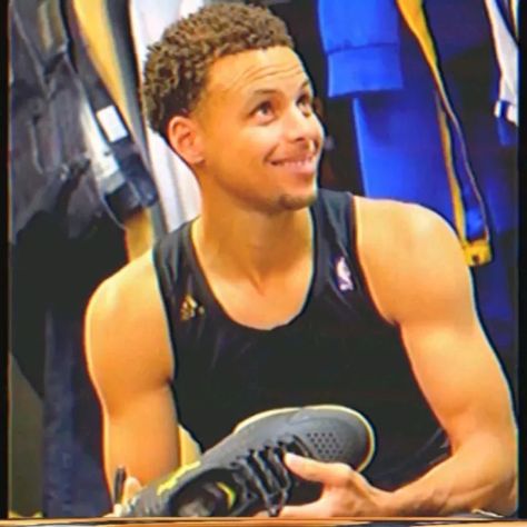 Steph Curry Workout, Steph Curry Hot Pics, Ayesha And Steph Curry, Steph Curry 3, Stephen Curry Wallpaper, Curry Wallpaper, Stephen Curry Basketball, Basketball Workout, Nba Stephen Curry