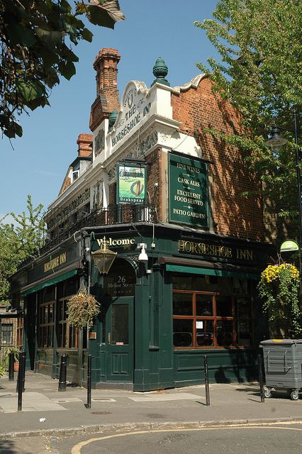 Corner Shop Design, English Pub Exterior, British Pub Exterior, London Pub Aesthetic, Pubs In London, Historic Pubs In London, British Pub, British Architecture, Old Pub