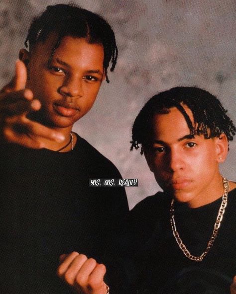 Kriss Kross 90s, Brent Faiyaz Album Cover Wallpaper, Kriss Kross, Black Hair Magazine, Kris Kross, Men 90s, Brent Faiyaz, 90s Rap, 90s Throwback