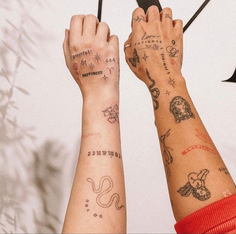 Tattoos Infinity, Band Tattoos, Single Needle Tattoo, Tattoos Geometric, Hand Tattoos For Women, Red Tattoos, Small Hand Tattoos, Arm Tattoos For Women, Dainty Tattoos