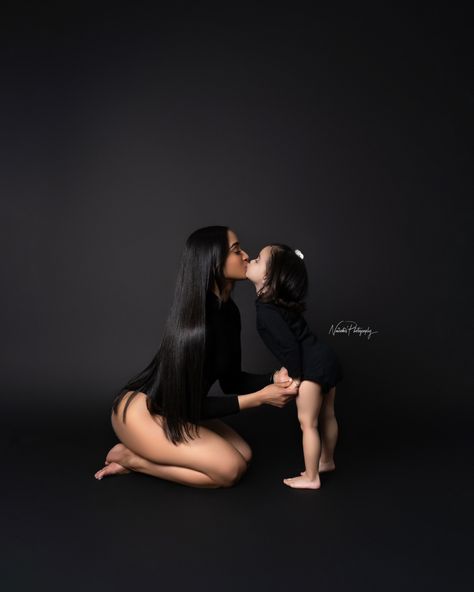 Mom And Daughter Photoshoot, Daughter Photoshoot, Mom And Daughter, A Mother