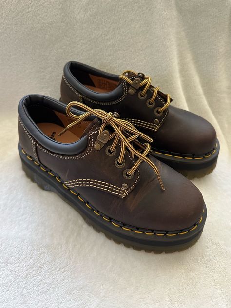 8053 Arc Crazy Horse Leather Platform Casual Shoes, Doc Martens Crazy Horse Outfit, Doc Marten Crazy Horse, Crazy Horse Doc Martens Outfit, Crazy Horse Doc Martens, Doc Martens Crazy Horse, Doc Martens Aesthetic, Shoes For Guys, Brown Doc Martens