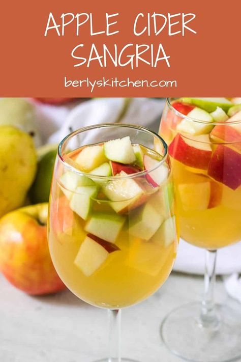 Just in time for Fall, our simple apple sangria recipe! It's features crisp apples combined with white wine, apple cider, and our favorite vodka. #berlyskitchen Sangria Fall, Vodka Sangria, Apple Sangria Recipes, Vodka Drinks Easy, Cranberry Juice And Vodka, Making Apple Cider, Apple Sangria, Cider Sangria, Apple Wine