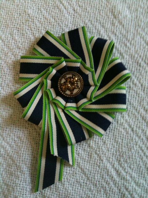 Make a Ribbon Cockade : 10 Steps - Instructables Ribbon Cockade, Diy Ribbon Crafts, How To Make Rosettes, Lace Weaving, Award Ribbons, Award Ribbon, Fabric Weaving, Fabric Origami, Ribbon Ornaments