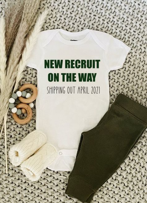 Onesie Outfits, Birth Reveal, Fall Onesie, Personalized Baby Onesie, Army Baby, Military Baby, Twin Baby Clothes, Announcement Onesie, Pregnancy Announcement Onesie