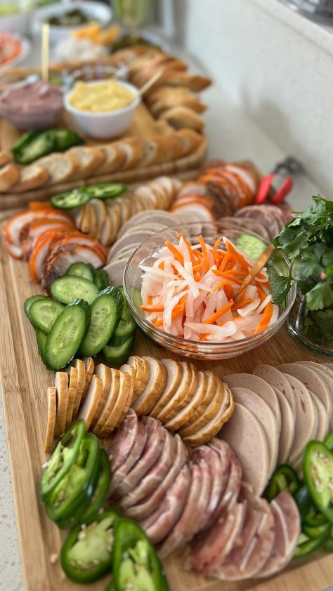 Banh Mi Charcuterie Board, Crab Toast, Unique Charcuterie, Hmong Food, Charcuterie Board Wedding, Drink Stations, Viet Food, Appetizers Easy Finger Food, A Charcuterie Board