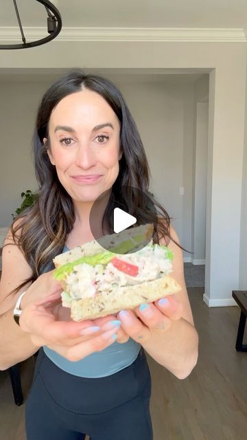 Bailey Rhatigan on Instagram: "My mom’s famous tuna salad🍎
She has been making this for me since I was a child and it’s my absolute favorite tuna salad. I use sustainably sourced @wildplanetfoods albacore tuna!
👉🏼The full recipe is linked in my profile or comment “tuna” and I’ll send you the link.
A few of her tips; 
-rinse the canned tuna! It just tastes better and gets some of the sodium out.
-smash the relish & apple in with a fork to release the flavor. 
You will love this! Xoxo #wildplanetpartner
.
#food #lunch #recipe #foodstagram #instafood #healthyfood" Gourmet Sandwiches Recipes, Best Tuna Sandwich, Deficit Meals, Yummy Sandwiches, Fish Entrees, Summer Sandwiches, Tuna Salad Sandwich, Albacore Tuna, Canned Tuna