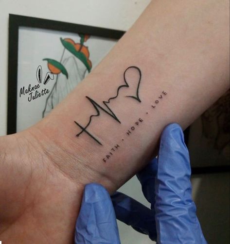 Faith Hope Love Tattoo, Unique Wrist Tattoos, Heartbeat Tattoo, Tato Henna, Foot Tattoos For Women, Inspiration Tattoos, Wrist Tattoos For Women, Cute Tattoos For Women, Tattoos For Daughters