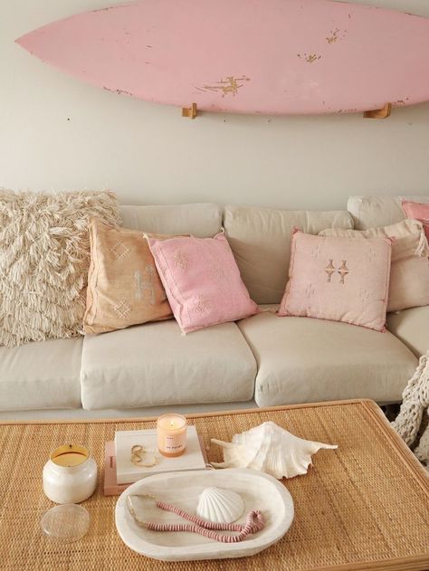 Coastal Cowgirl Living Room, Groovy Room, Pink Coastal, Beachy Home Decor, Beachy Home, Dream House Aesthetic, Beachy Bedroom, Painted Wooden Signs, Boho Beachy