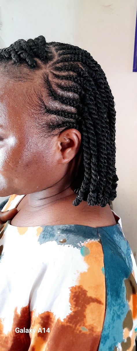 Medium Twist Braids, Wool Hairstyles, Brazilian Wool Hairstyles, Brazilian Wool, Medium Twist, Twists Hairstyles, Twist Braid, Twist Braids, Twist Hairstyles