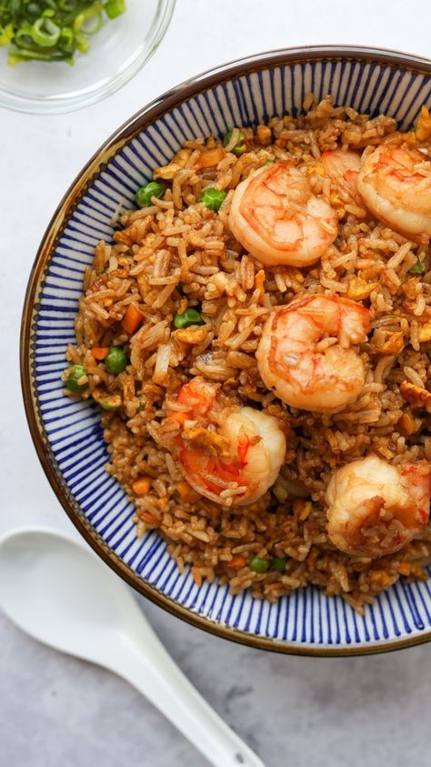 christieathome on Instagram: 30-min. Shrimp Fried Rice [visit profile for recipe link]. Savoury rice fried with juicy jumbo shrimp, garlic, shallots, carrots and peas.… Fried Shrimp Rice, Best Shrimp Fried Rice, Asian Entrees, Savoury Rice, Rice Asian, Seafood Fried Rice, Shrimp Fried Rice Recipe, Rice Fried, Asian Meals