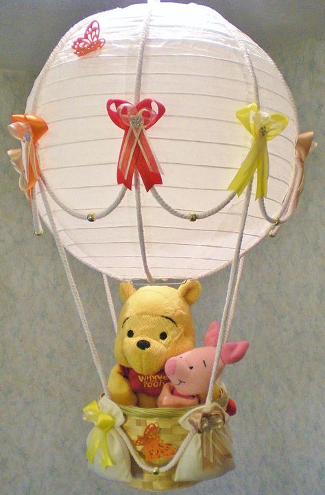 pooh & piglet hot air balloon <3 Winnie The Pooh Hot Air Balloon, Diy Winnie The Pooh Nursery Decor, Winnie The Pooh Baby Room, Nursery Lamps, Pooh Bebe, Balloon Lamp, Pooh Nursery, Winnie The Pooh Nursery, Hot Air Balloon Nursery