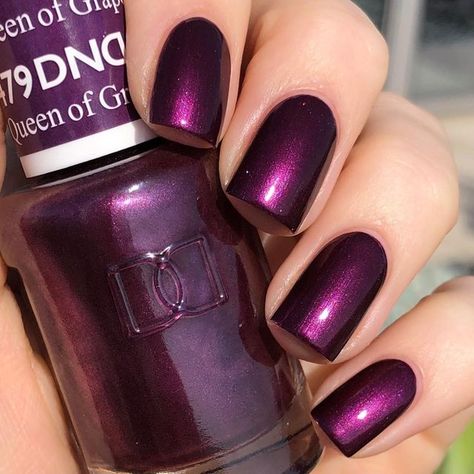 Dnd Gel Nail Polish, Dnd Nail Polish, Plum Nails, Dnd Gel Polish, Purple Nail Polish, July Nails, Jelly Nails, Gel Polish Colors, Fall Nail Colors