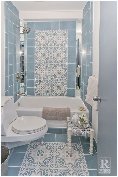 Baie Vintage, Design Interior Baie, Makeover Kamar Mandi, Vintage Bathroom Tile, Patterned Bathroom Tiles, Luxury Bathroom Tiles, Bilik Air, Blue Tile, Bathroom Tile Designs