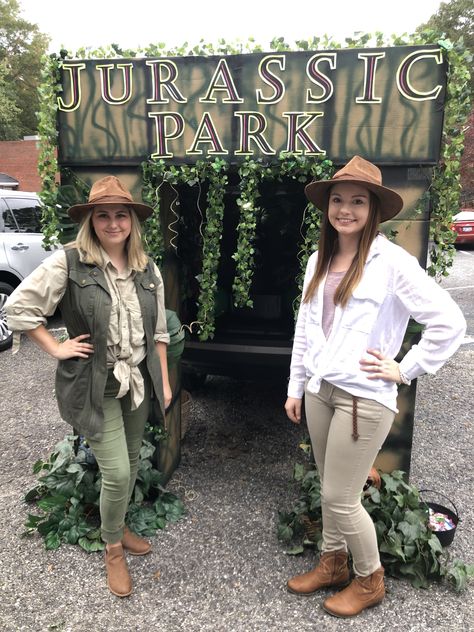 Jurrasic Park Halloween Costume, Jurassic Park Womens Costume, Dinosaur Park Ranger Costume, Theme Park Outfit Ideas For Adults, Diy Safari Costume Women, Dinosaur Dress Up, Jurassic World Family Halloween Costumes, Jurrasic Park Costume Women, Jurassic Park Costume Ideas