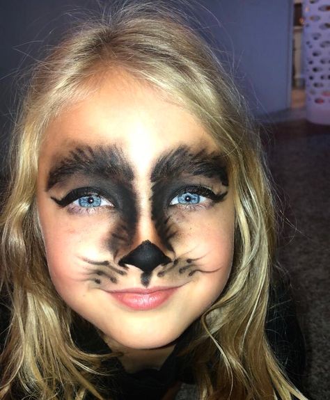 Halloween girl makeup- Werewolf 🐺 Werewolf Makeup Kids Easy, Kids Werewolf Makeup, Wolf Makeup Kids, Werewolf Makeup Kids, Werewolf Party Ideas, Diy Werewolf Costume, Wolf Costume Makeup, Wearwolf Makeup, Girl Werewolf Costume