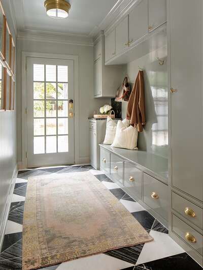 farrow-ball-pigeon Mudroom Paint, Mudroom Paint Color, Mudroom Flooring, Lacquered Walls, Greige Paint Colors, Mudroom Laundry Room, Mudroom Design, Farrow And Ball, H Design