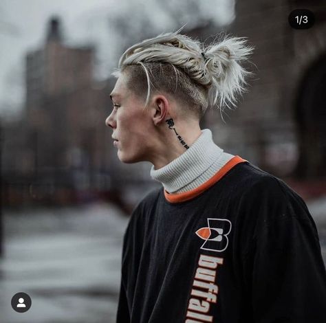 Juda Hairstyle, Wolfcut Long, Man Bun Hairstyles, Mens Haircuts Short Hair, Undercut Long Hair, Seni Dan Kraf, Men Hair Color, Faded Hair, Short Hair Undercut