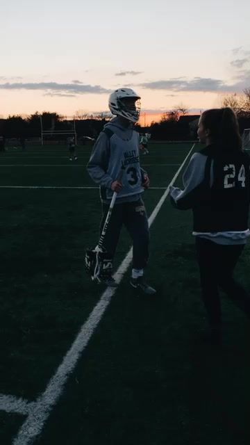 Soccer Relationship Goals, Lacrosse Senior Night Ideas, Lacrosse Boyfriend, Lacrosse Couples, Lacrosse Girlfriend, Lacrosse Senior Night, Aesthetic Lacrosse, Lacrosse Tattoo, Lacrosse Wallpaper