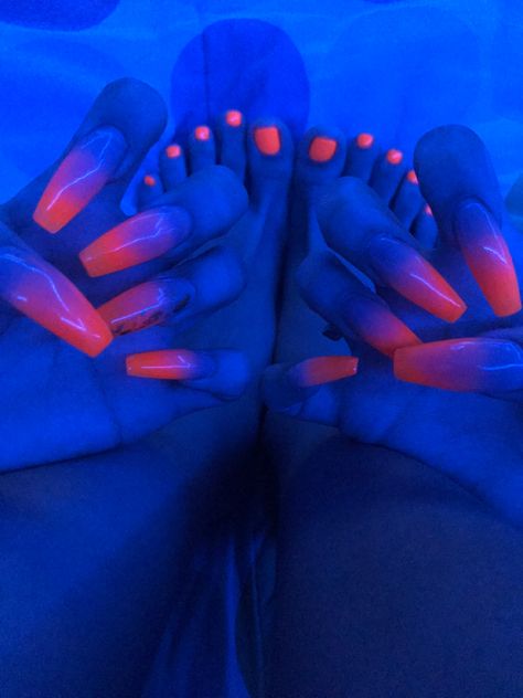 Orange Glow In The Dark Nails, Neon Orange Ombre Nails, Orange Glow In The Dark Nails Acrylic, Neon Orange Glow In The Dark Nails, Glow In The Dark Blue Nails, Dark Orange Nails, Light Neon Orange Nails, Neon Orange Ombre Acrylic Nails, Glow In The Dark Nails