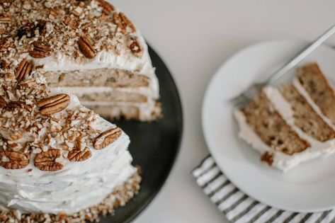 Hummingbird Cake: A Sweet Southern Staple Natchez Trace Parkway, Octopus Recipes, Baked Desserts, Cake Calories, Natchez Trace, Yummy Fall Recipes, Hummingbird Cake, Southern Desserts, Bird Cakes