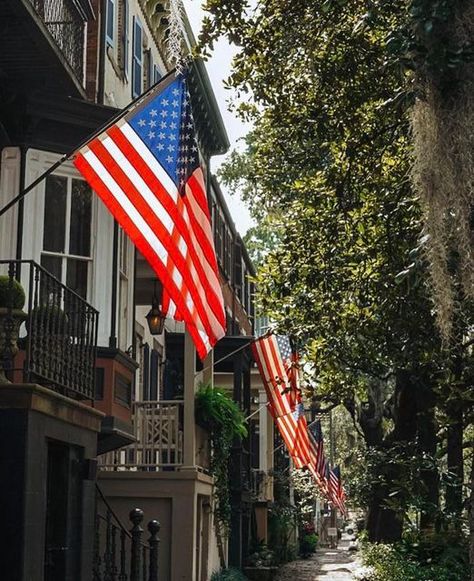 Georgia on Instagram: "Summer days in Savannah! ☀️ 📸: @dompwar . . Follow ⬇️ 🍑 @Georgia 🏔 @NorthCarolina 🏙 @Charlotte 🌴 @SouthCarolina 🌊 @Charleston . . ＠ Tag us in your pics to be featured on our page! #Georgia #VisitGeorgia #GA #Georgiausa #exploregeorgia #lowcountry #peachstate #VisitGA #lowcountryliving" Georgia Aesthetic, Miss Georgia, Coastal Georgia, Visit Georgia, Southern Life, Georgia Usa, Aesthetic Beach, Instagram Summer, Beach Aesthetic