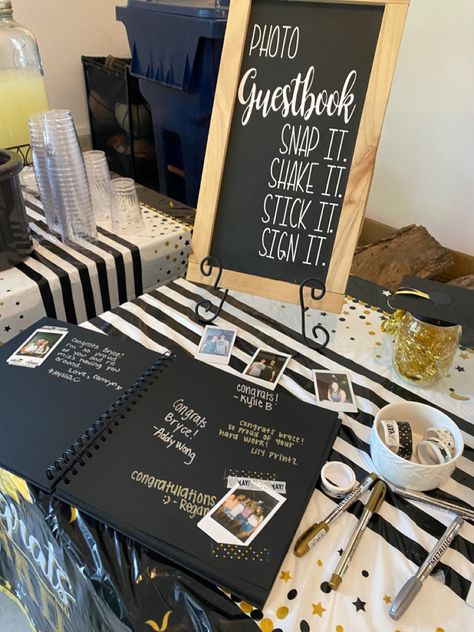 Fun Grad Party Food Ideas, Graduation Pic Board Ideas, Graduation Reception Decorations, Decoration Ideas Graduation Party, Walk Through The Years Graduation, Graduation Open House Picture Display, 2024 Grad Party Decorations, Open House Ideas For Seniors Themes, Open House Decorations Graduation