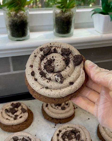 Desserts— recipes Milkshake Cookies, Easy Delicious Dessert, Oreo Birthday Cake, Chocolate Cake Frosting, Oreo Filling, Oreo Milkshake, Lemon Frosting, Shortbread Bars, Cookie Bakery