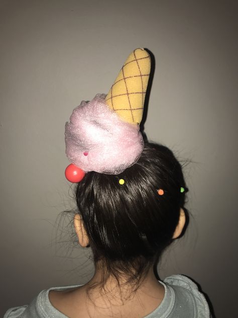 Crazy Hair Ice Cream Cone, Crazy Hair Day Ice Cream, Ice Cream Hairstyle, Whacky Hair Day, Ice Cream Hair, Buble Gum, Tulle Crafts, Mini Christmas Ornaments, Mini Pom