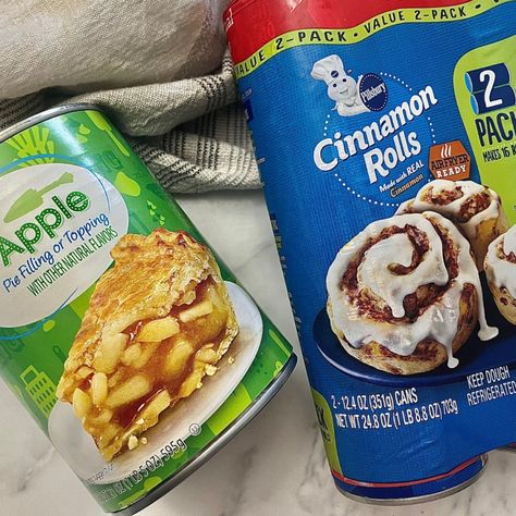 Cinnamon Roll Casserole Recipe | Cinnamon Roll Bake With Apple Apple Pie Cinnamon Roll Casserole, Cinnamon Roll Casserole Recipe, Cinnamon Roll Apple Pie, Banana Pudding Poke Cake, Hummingbird Cake Recipes, Cinnamon Roll French, Air Fryer Recipes Appetizers, Cinnamon Roll French Toast, Quick Baking