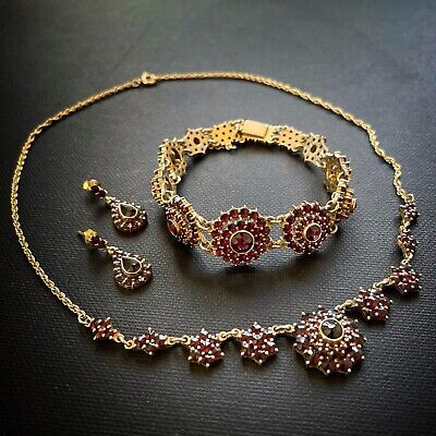 ad eBay - 4 Pieces Antique Bohemian Garnet Necklace Bracelet Earrings Set Gilt 830 Silver - Buy Now, click the link (eBay) Garnet Jewelry Set, Garnet Necklace, Garnet Jewelry, Vintage Watches, Jewelry Set, Necklaces Bracelets, Antique Jewelry, Earring Set, Garnet