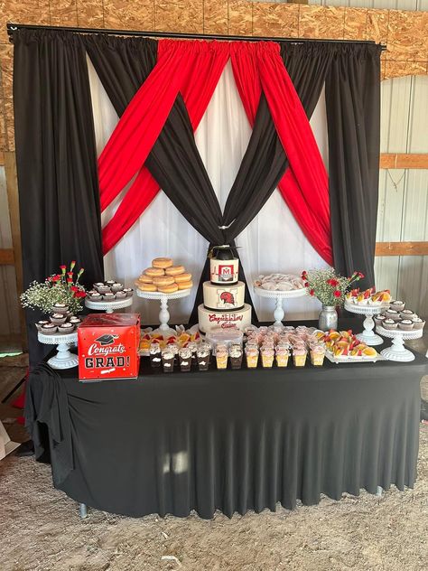 Red Black And White Dessert Table, Red Black White Graduation Party Ideas, Dba Graduation, Black And Red Graduation Party Ideas, Red And Black Graduation Party Ideas, Graduation Party Colors, Red Party Themes, White Dessert Tables, Hollywood Birthday Parties