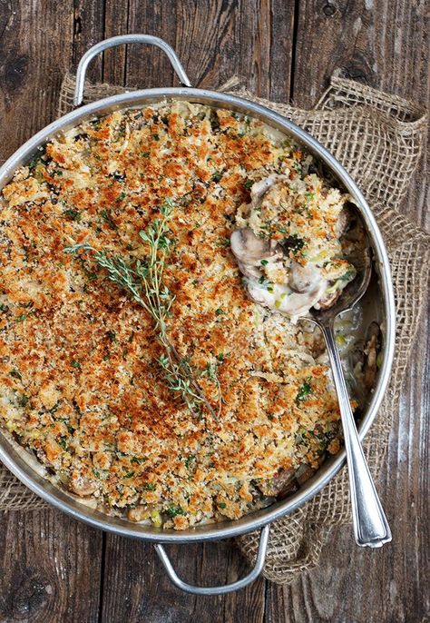 Creamy Mushroom, Leek and Gruyere Gratin Mushroom Leek, Crispy Bread, Cheese Topping, Creamy Mushrooms, Vegetable Sides, Side Recipes, Creamy Sauce, Mushroom Recipes, Vegetable Side Dishes