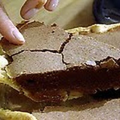 Chocolate Buttermilk Pie - Sandra Lee @keyingredient #pie #chocolate Chocolate Buttermilk Pie Recipe, Sandra Lee Recipes, Buttermilk Pie Recipe, Buttermilk Pie, Paula Deen Recipes, Chocolate Pie Recipes, Making Whipped Cream, Sandra Lee, Buttermilk Recipes