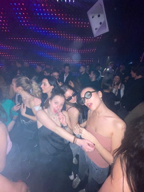 London Night Club Aesthetic, London Night Out Aesthetic, London Clubbing Aesthetic, London Teen Aesthetic, London Clubbing, London Night Life, Manchester Apartment, Prom Uk, London Night Out