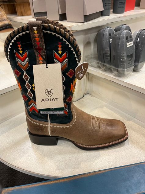 Women Ariat Boots, Ariat Hey Dudes, Women’s Ariat Boots, Western Shoes For Women, Cowgirl Boots Square Toed Ariat, Lucchese Boots Womens Outfit, Square Toed Cowgirl Boots, Country Boots Women, Ariat Boots Women's