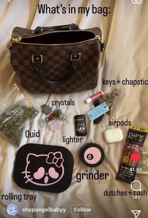 What To Pack In Your Purse, Stuff To Keep In Your Purse, Things To Put In Your Purse, Things To Keep In Your Purse, Whats In My Purse Essentials, What's In My Purse Essentials, What To Put In Your Purse, Purse Must Haves, Kawaii Purse Essentials