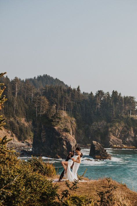 Oregon Beach Wedding, Private Wedding Ceremony, Elegant Elopement, Oregon Coastline, Oregon Coast Elopement, Southern Oregon Coast, Coast Elopement, Forest Theme Wedding, Beautiful Adventure