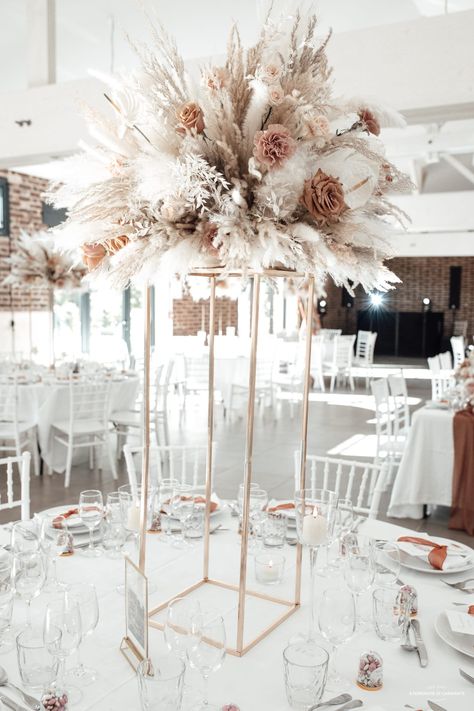 Pampas Centerpieces Wedding, Cherry Wedding, Top Table Flowers, Boho Centerpiece, Boho Wedding Centerpieces, Wedding Table Setup, Quinceanera Centerpieces, Blush Wedding Decor, Wedding Birds