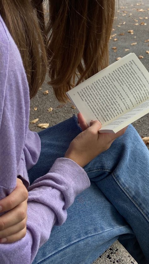 girl reading a book wearing a purple shirt and jeans durino fall Reading Purple Aesthetic, Reading Aesthetic Purple, Purple Reading Aesthetic, Carissa Aesthetic, Nicole Core, Abby Core, Month Aesthetic, Color Characters, New Years Goals