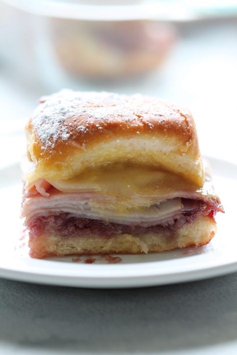 Monte Cristo Sliders, Baking Dish Recipes, Monte Cristo Sandwich Recipe, Sweet Dinner Rolls, Monte Cristo Sandwich, Slider Sandwiches, Six Sisters Stuff, Six Sisters, Monte Cristo