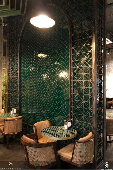 Cafe Restaurant Design, Greens Restaurant, Living Room Ceiling Wallpaper, Tropical Interiors, Turkish Restaurant, Green Tiles, Desain Pantry, Ceiling Wallpaper, Pub Design