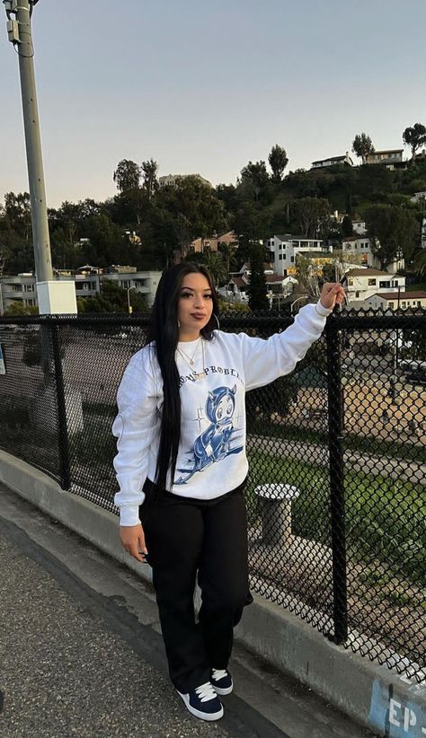 Chicana Style Outfits Winter, Chola Outfit Old School, Baggy Latina Outfits, Chicano Outfits, Chicana Outfits, Chula Outfits, Chola Style Outfits, Chola Outfits, Chola Fits