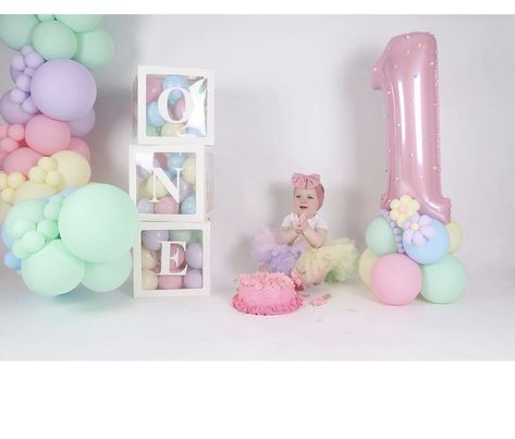 One Year Baby Girl Birthday Decorations, Smash Cake Pastel Color, 1st Birthday Photoshoot Balloon Garland, Rainbow First Birthday Photoshoot, Mi Primer Anito Nena, First Birthday Pastel Rainbow Theme, Birthday Princess Theme, Pastel Cake Smash, Souvenirs Primer Anito Nena