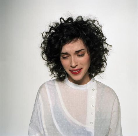 St Vincent Annie Clark, Hair Muse, Annie Clark, St Vincent, Hair Reference, Hey Girl, Crazy Hair, Inspirational People, The Album