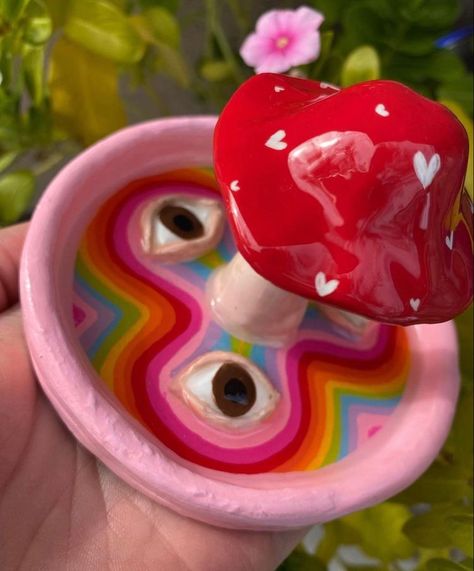 Clay Stash Jar Ideas, Trippy Clay Ideas, 3d Art Clay, Eye Clay Tray, Trippy Ceramics, Trippy Ashtray, Trippy Clay Art, Ashtray Clay Ideas, Hippie Clay Art