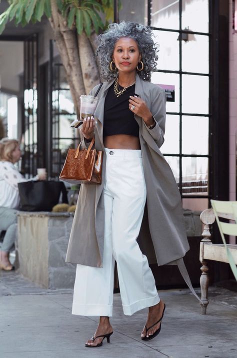 Classic Wardrobe Essentials, Basic White Tee, Bias Cut Skirt, Perfect Closet, Hair Icon, Straight Crop Jeans, Classic Wardrobe, Spring Wardrobe, Woman Fashion